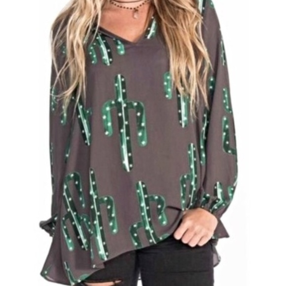 Izzy & Lola Tops - Izzy & Lola Long Sleeve Cactus Shirt - Like New Izzy & Lola Tops - Izzy & Lola Long Sleeve Cactus Shirt - Like New